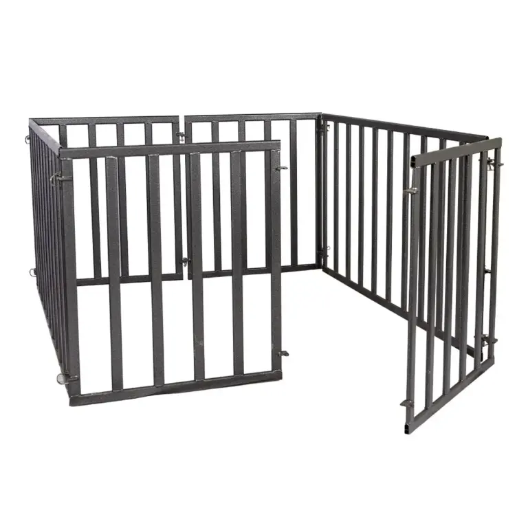 Sullivan's portable pig fitting pen