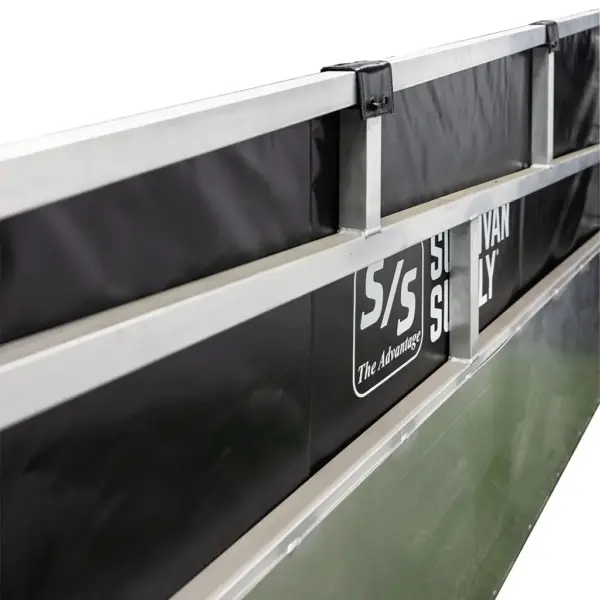 Stall divider mat