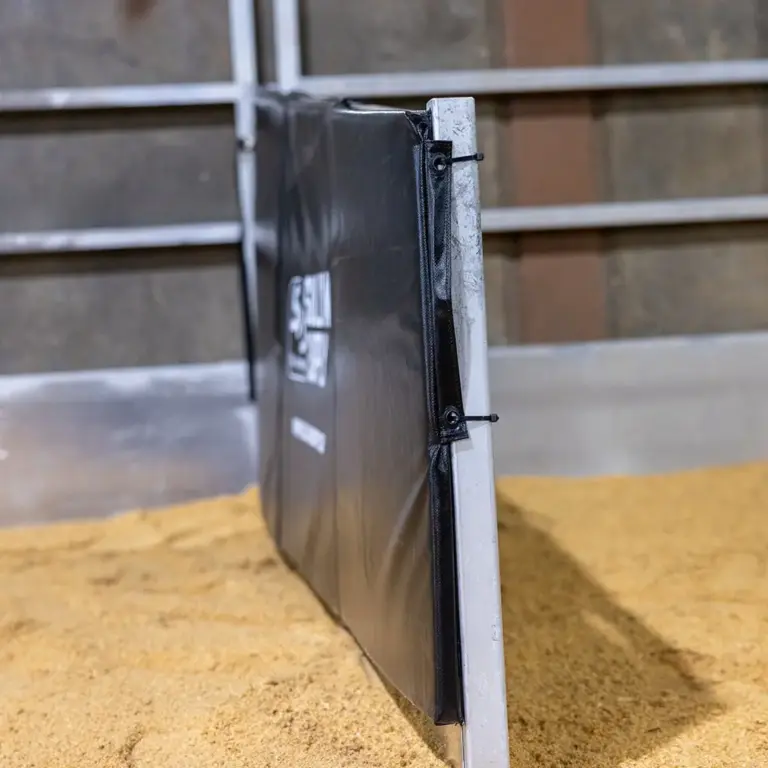 Stall divider mat - image 4